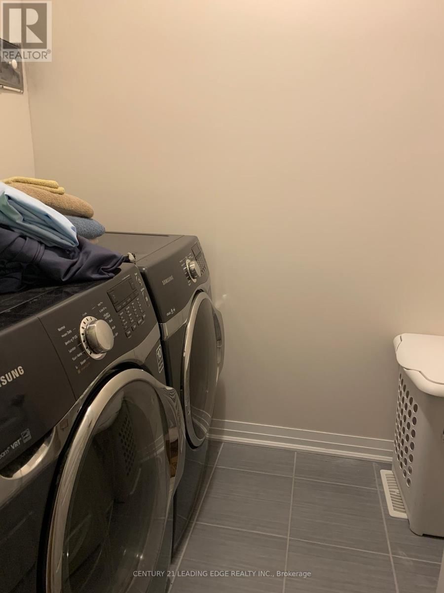 ON - 6 LANDSBOROUGH STREET Image 14
