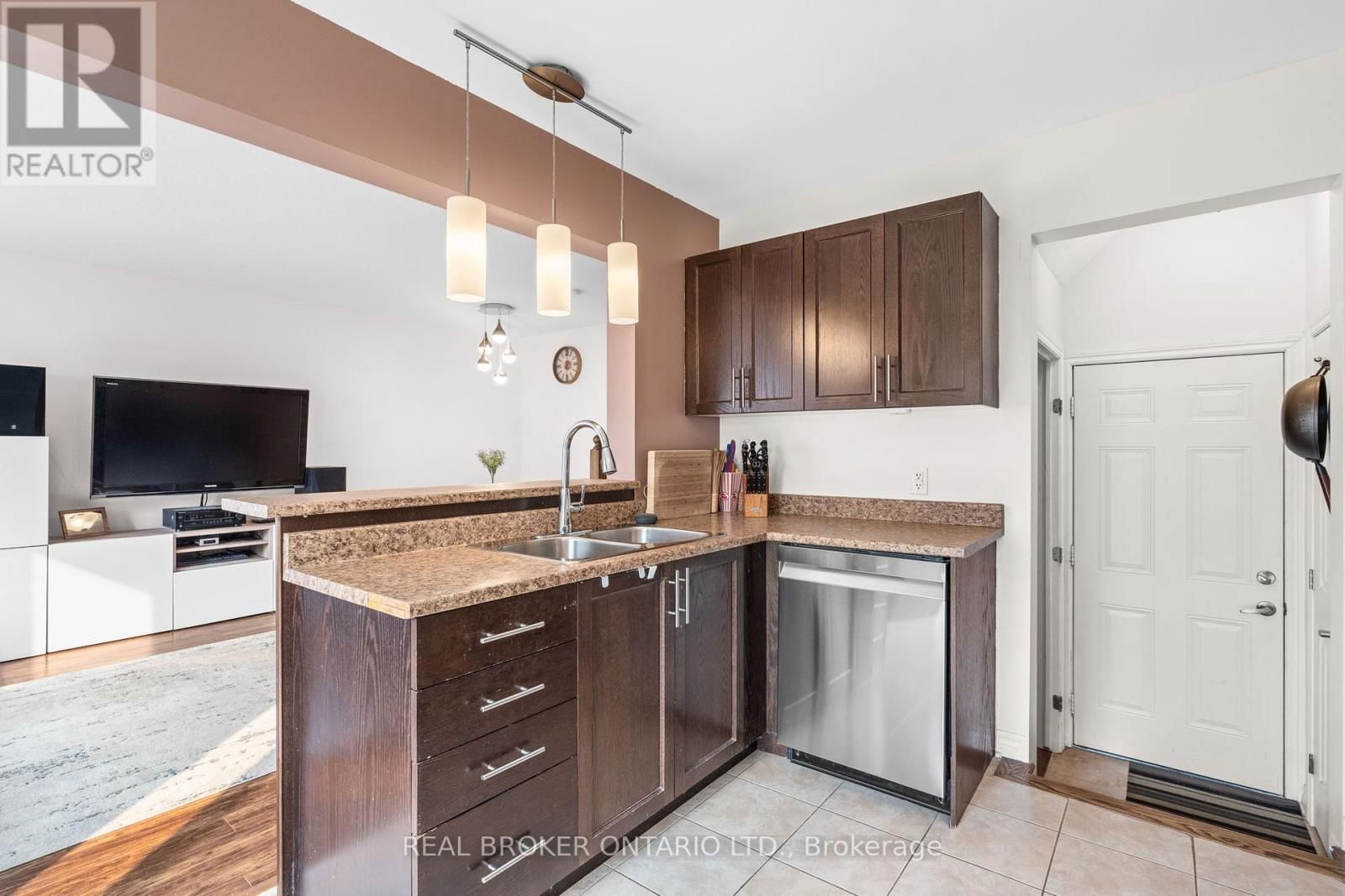 427 VENDEVALE AVENUE Image 14