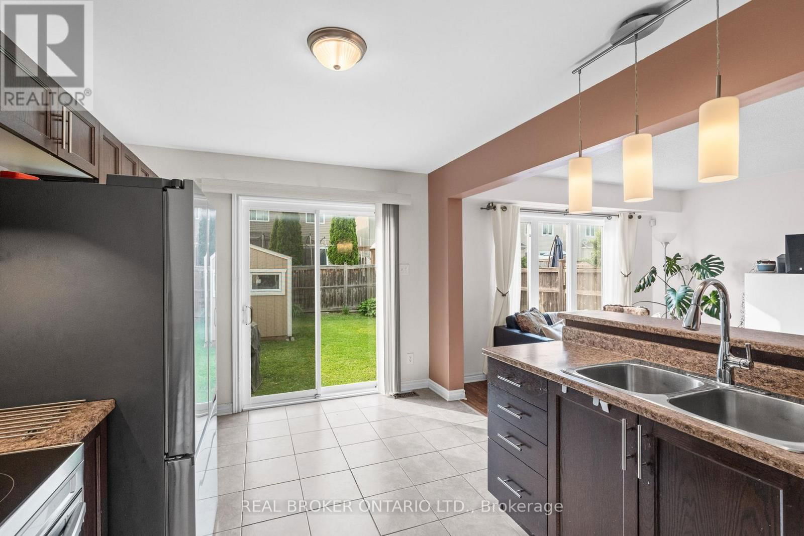 427 VENDEVALE AVENUE Image 15