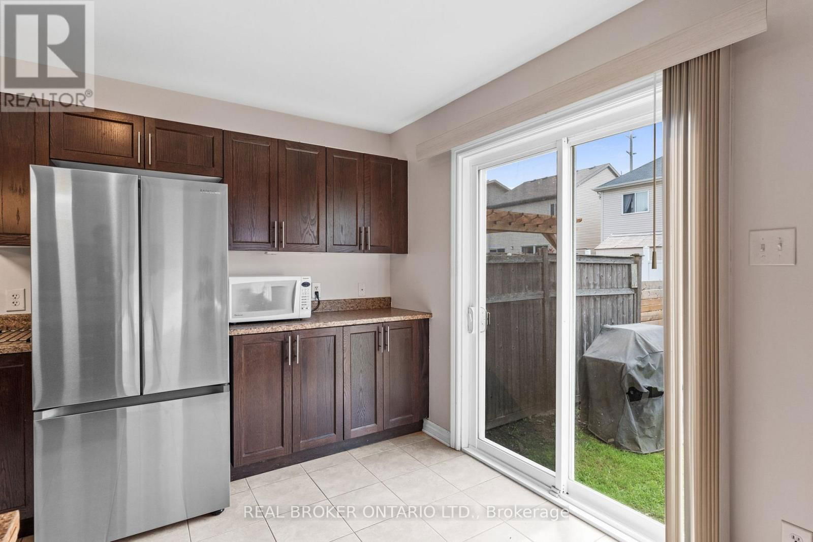 427 VENDEVALE AVENUE Image 16