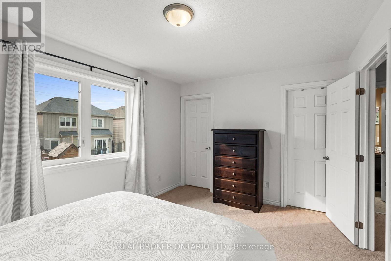 427 VENDEVALE AVENUE Image 21