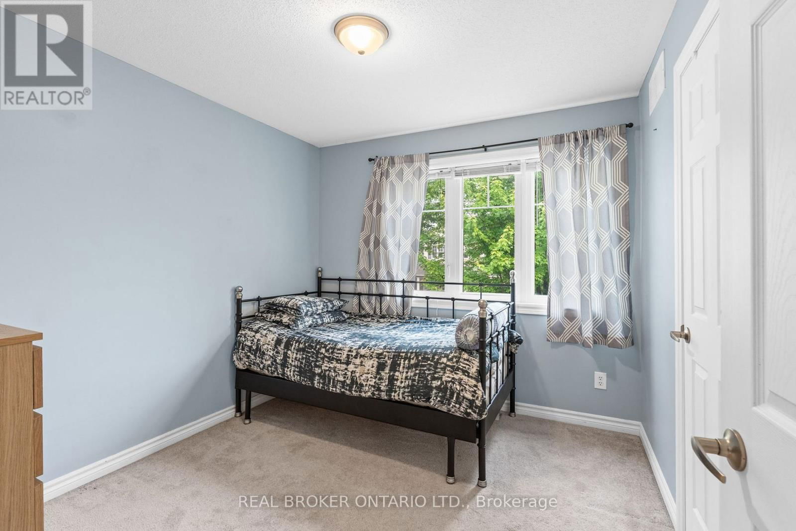 427 VENDEVALE AVENUE Image 23