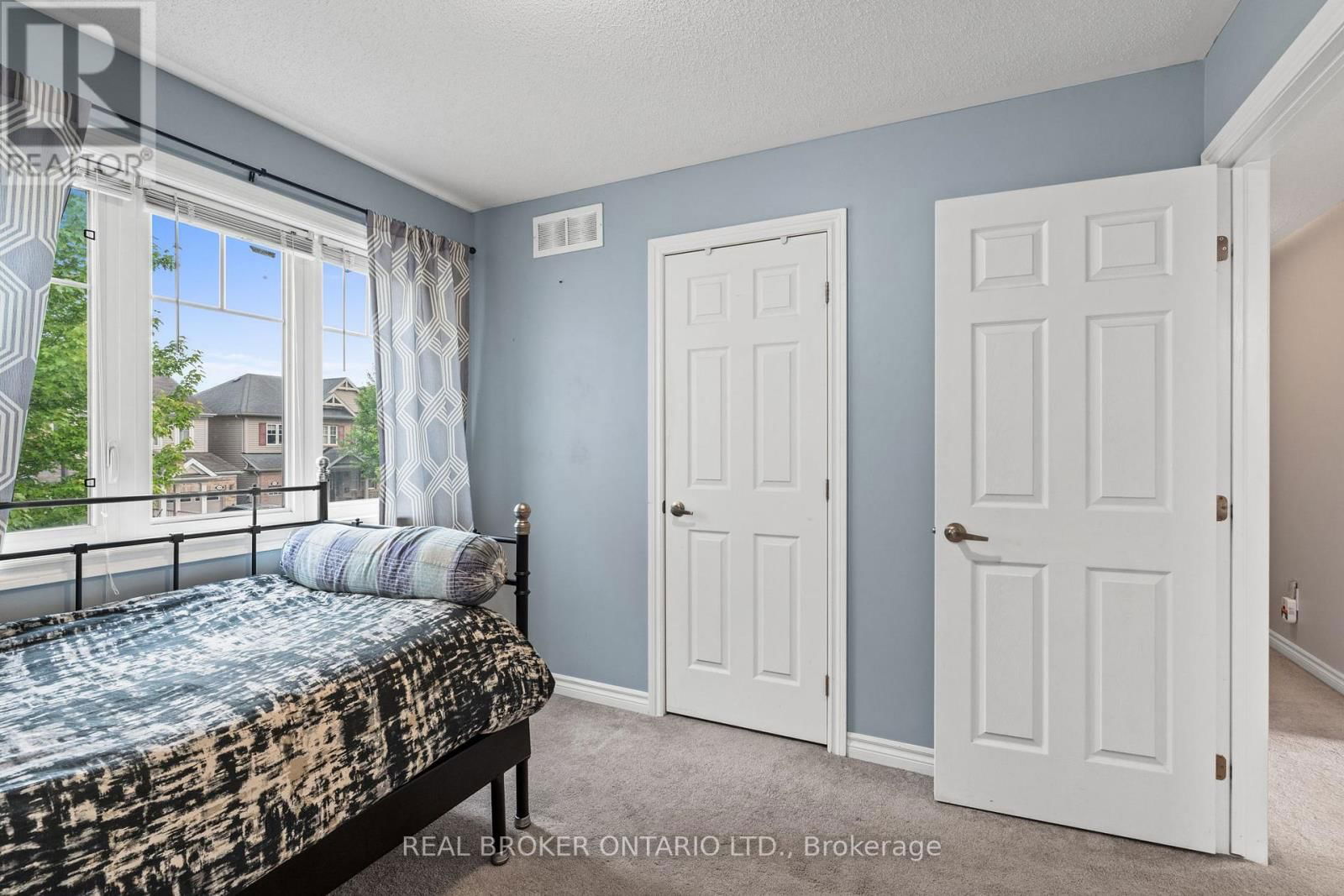 427 VENDEVALE AVENUE Image 24