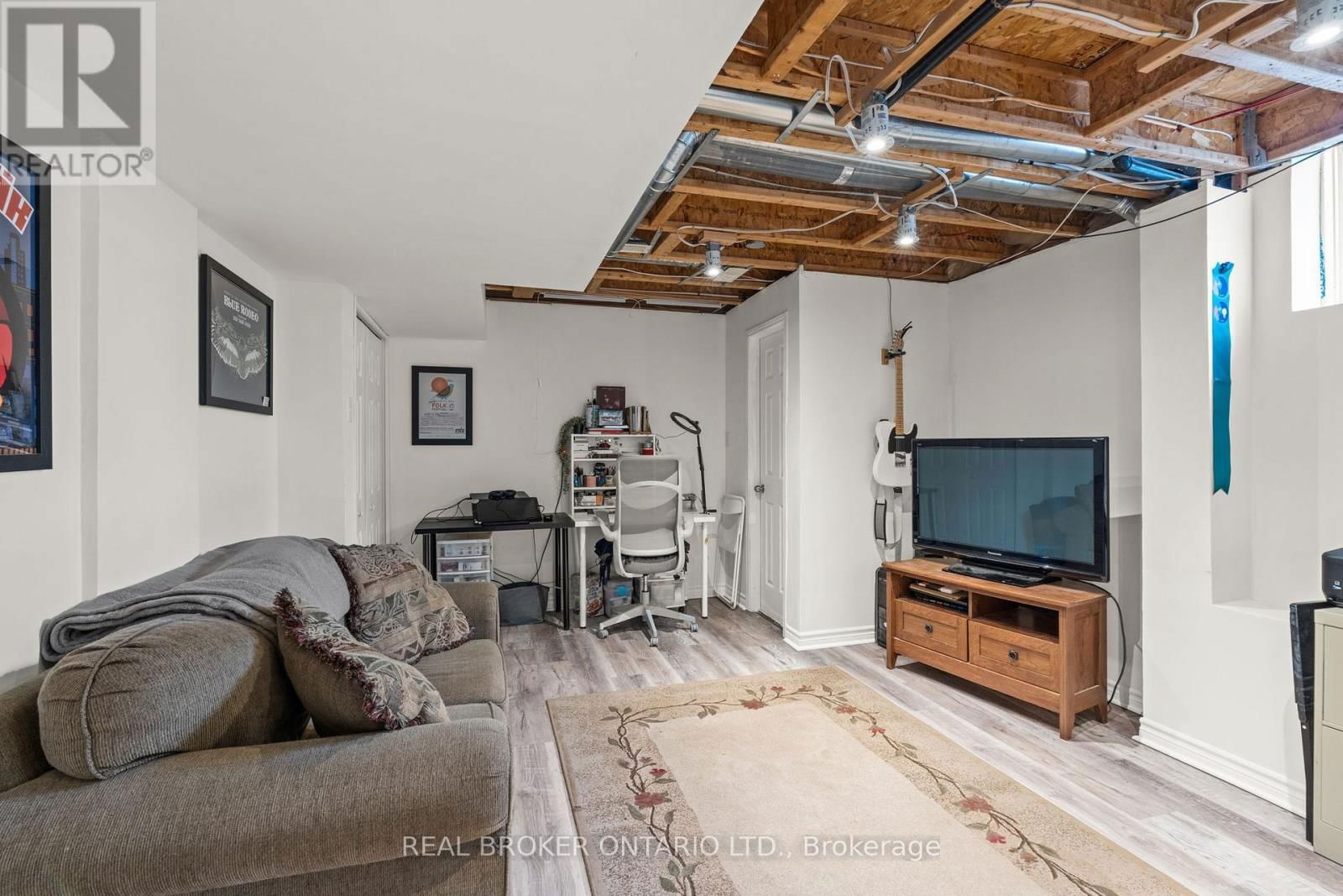 427 VENDEVALE AVENUE Image 27