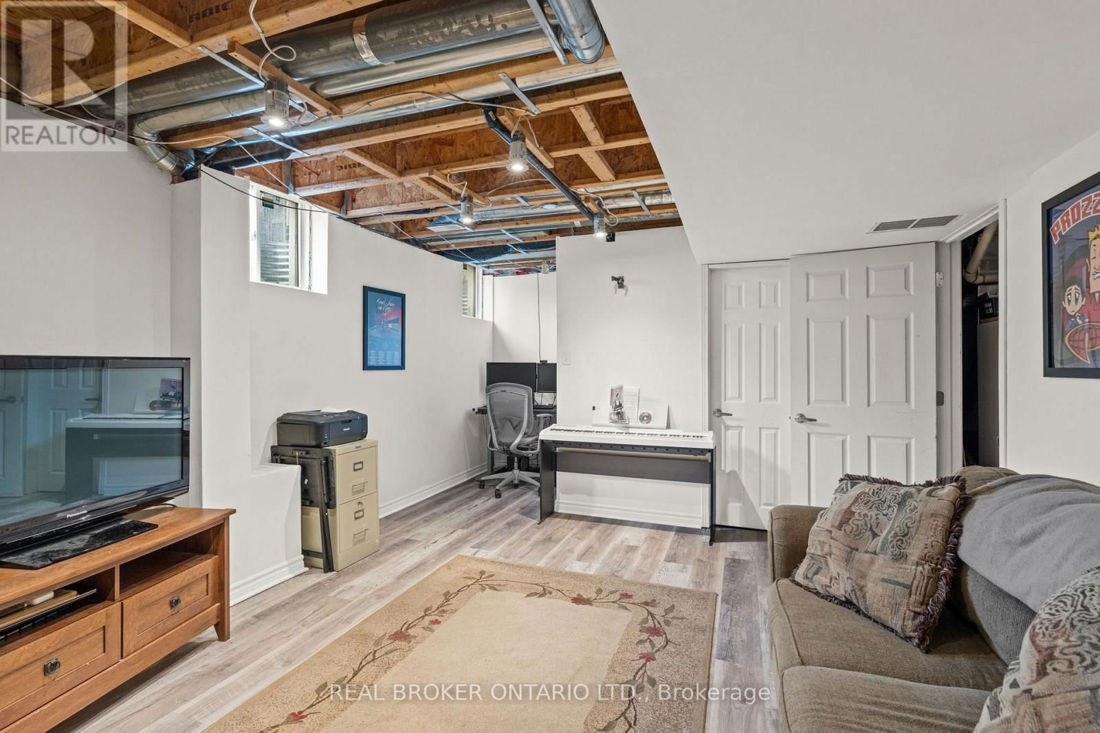427 VENDEVALE AVENUE Image 28