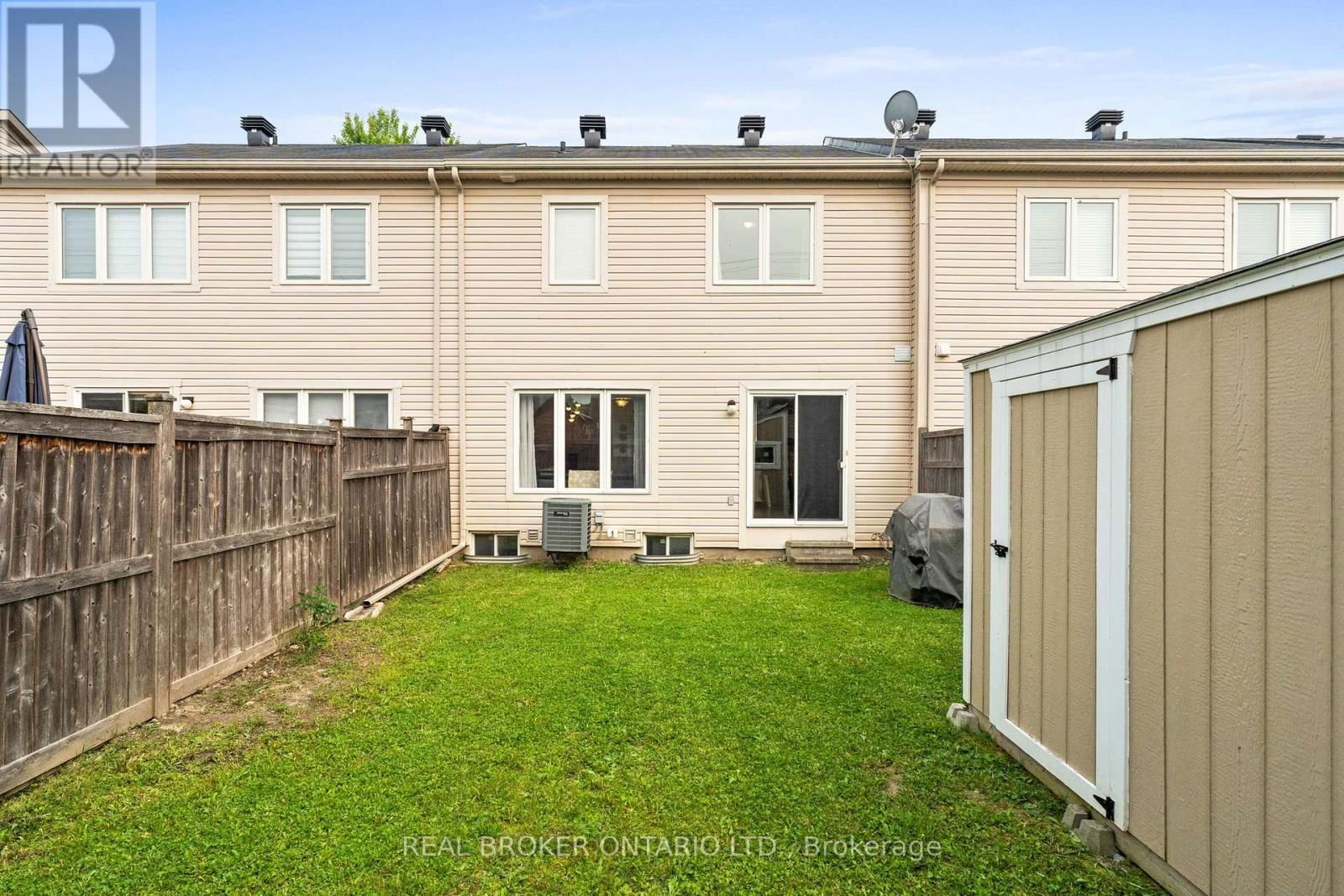 427 VENDEVALE AVENUE Image 31