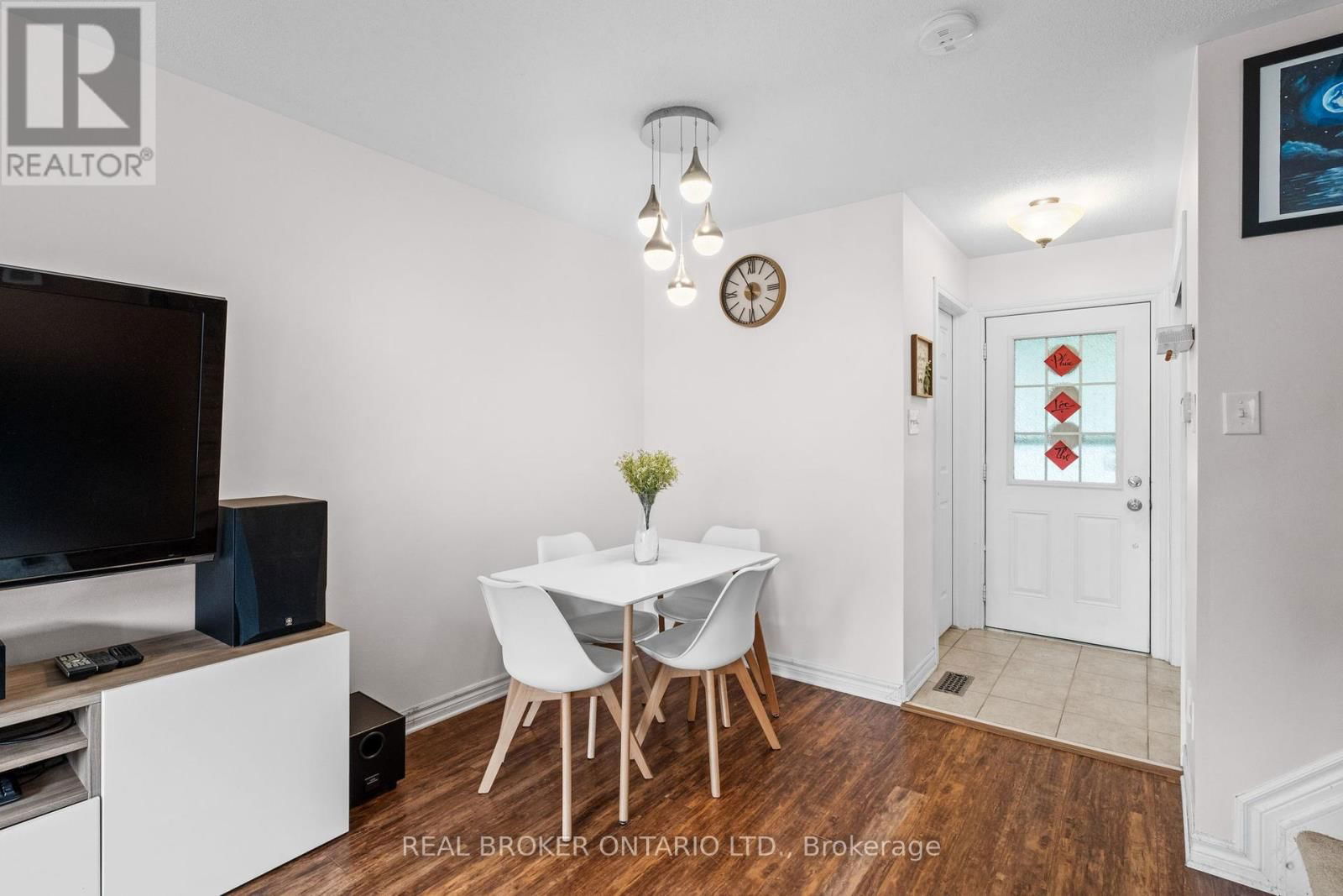 427 VENDEVALE AVENUE Image 6