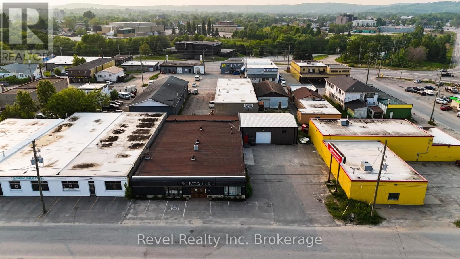 1370 REGINA STREET Image 1