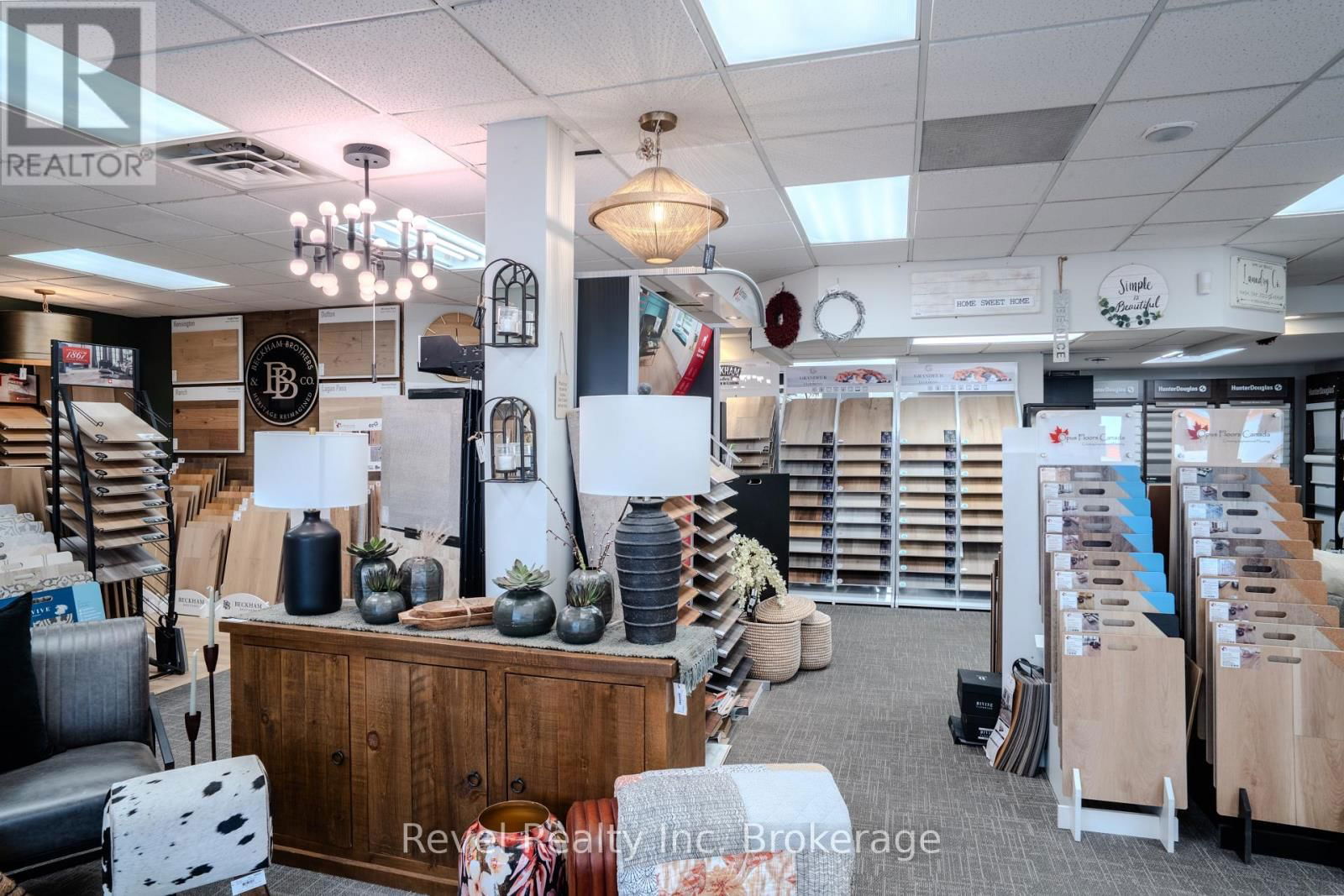 1370 REGINA STREET Image 11