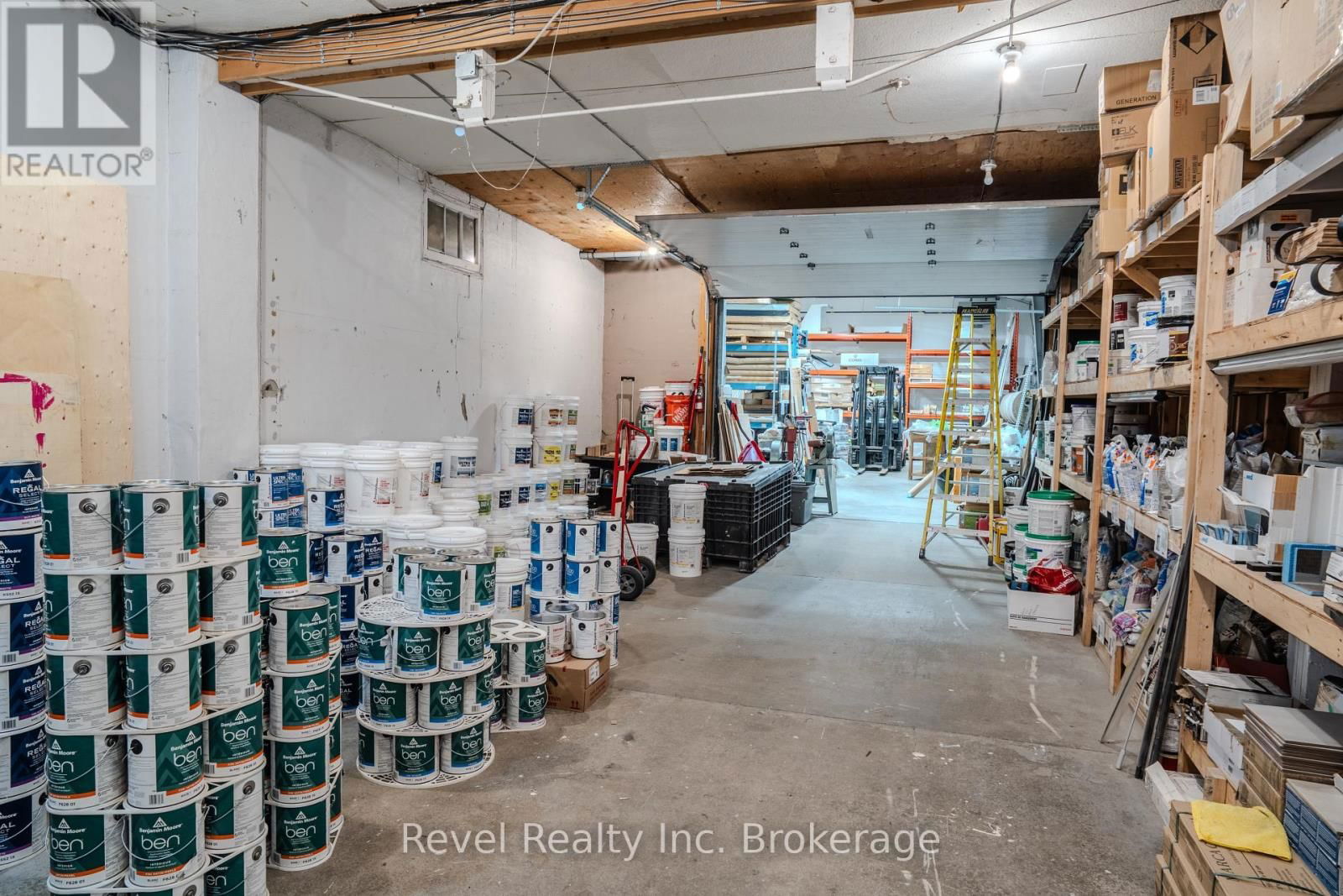 1370 REGINA STREET Image 39