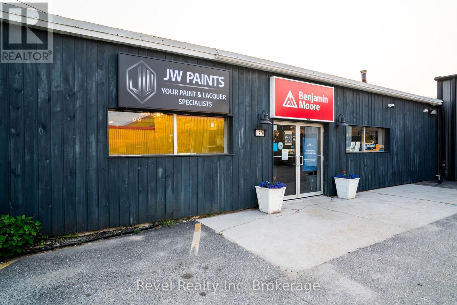 1370 REGINA STREET Image 5