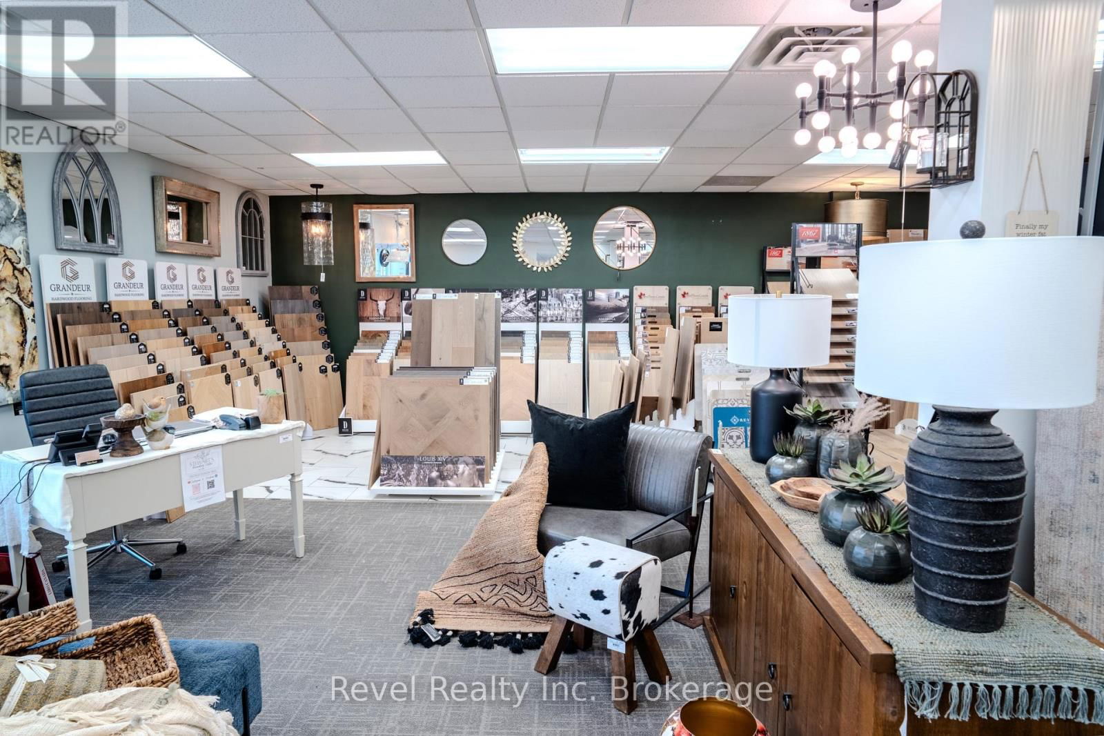 1370 REGINA STREET Image 17