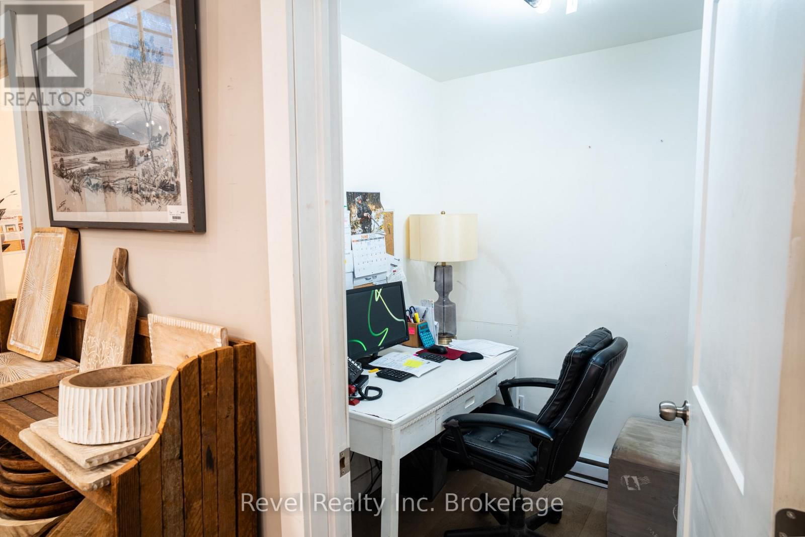 1370 REGINA STREET Image 36