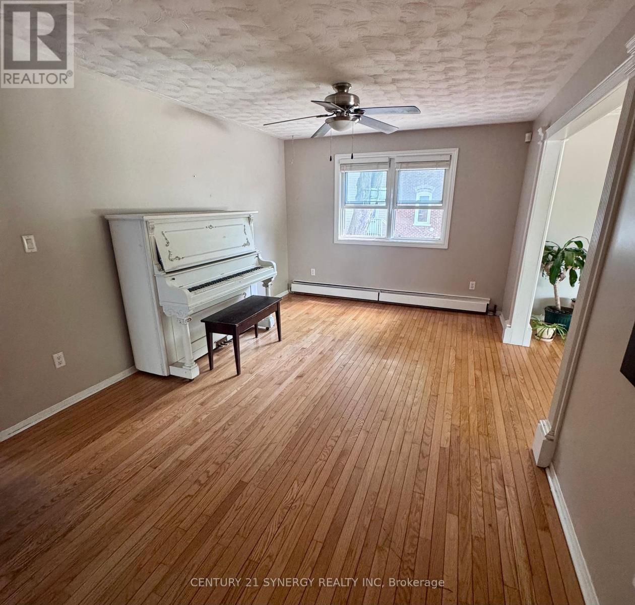 6 STRATHCONA STREET Image 19