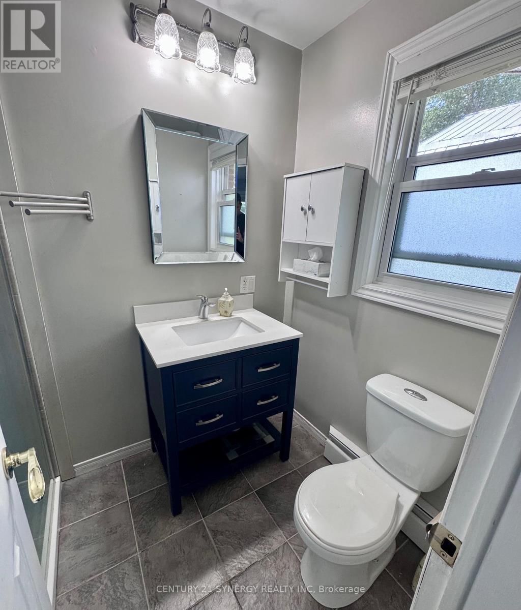 6 STRATHCONA STREET Image 32