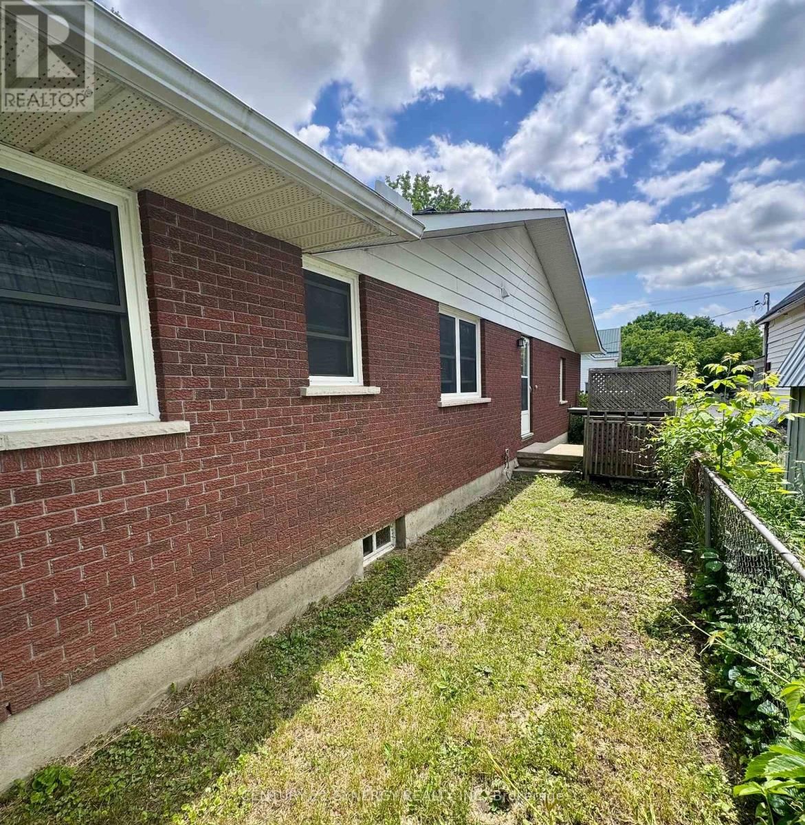6 STRATHCONA STREET Image 7