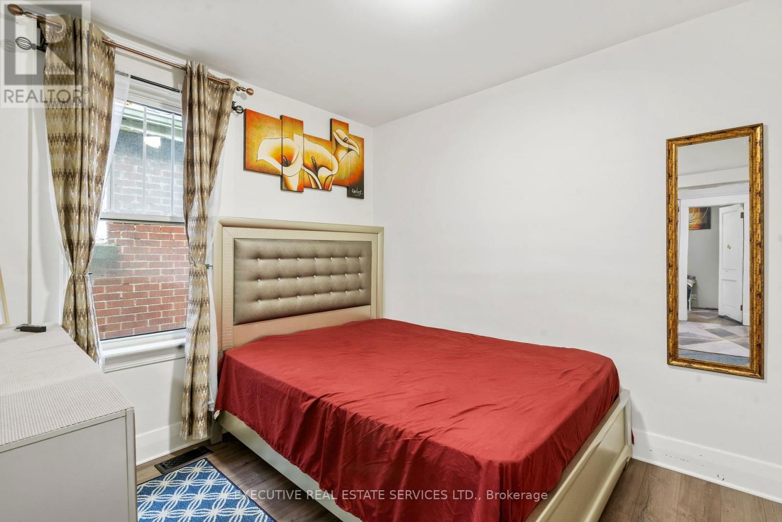 594 HIGHBURY AVENUE Image 14