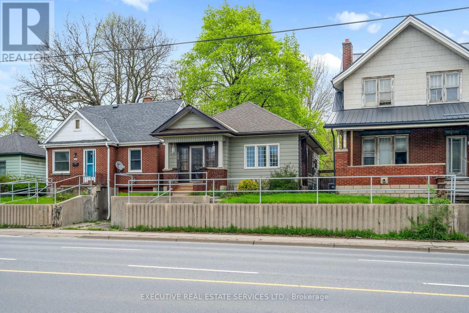 594 HIGHBURY AVENUE Image 2