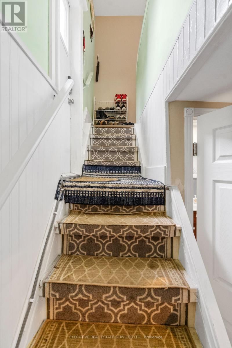 594 HIGHBURY AVENUE Image 21
