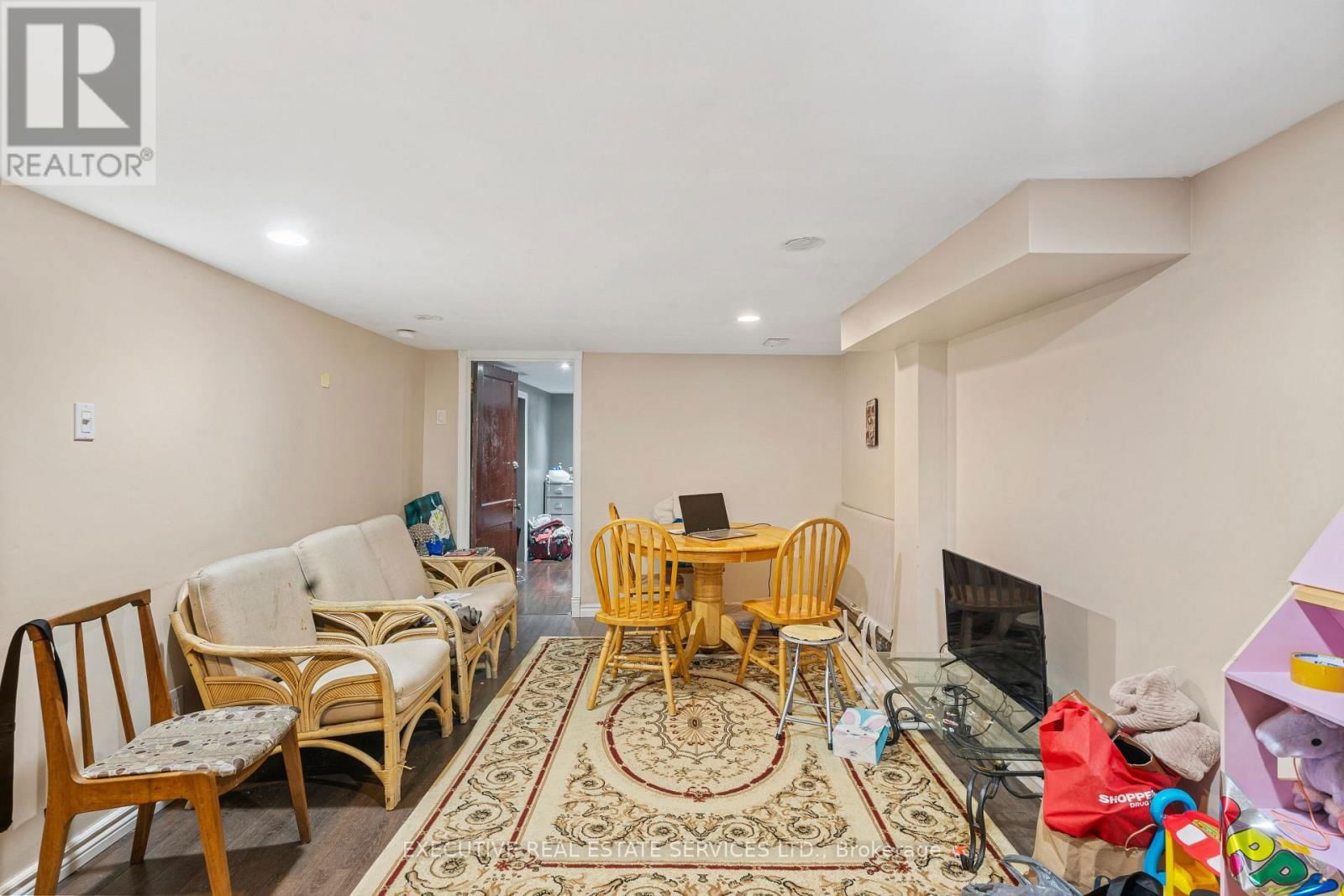 594 HIGHBURY AVENUE Image 23