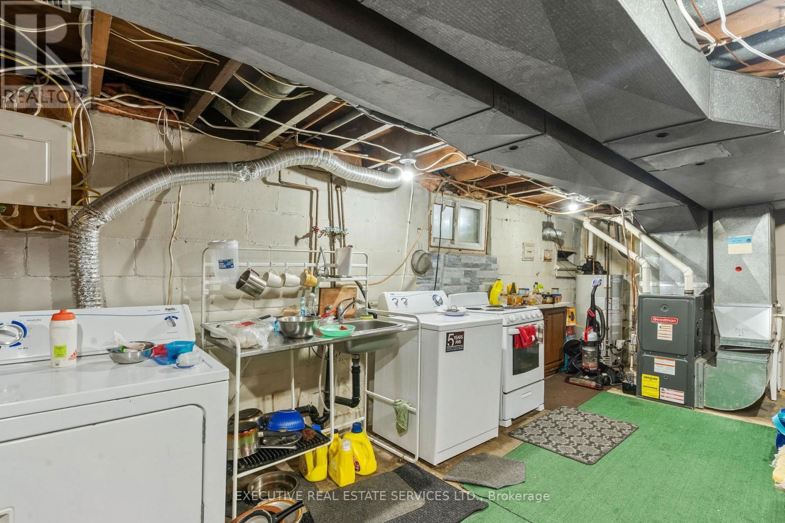 594 HIGHBURY AVENUE Image 25