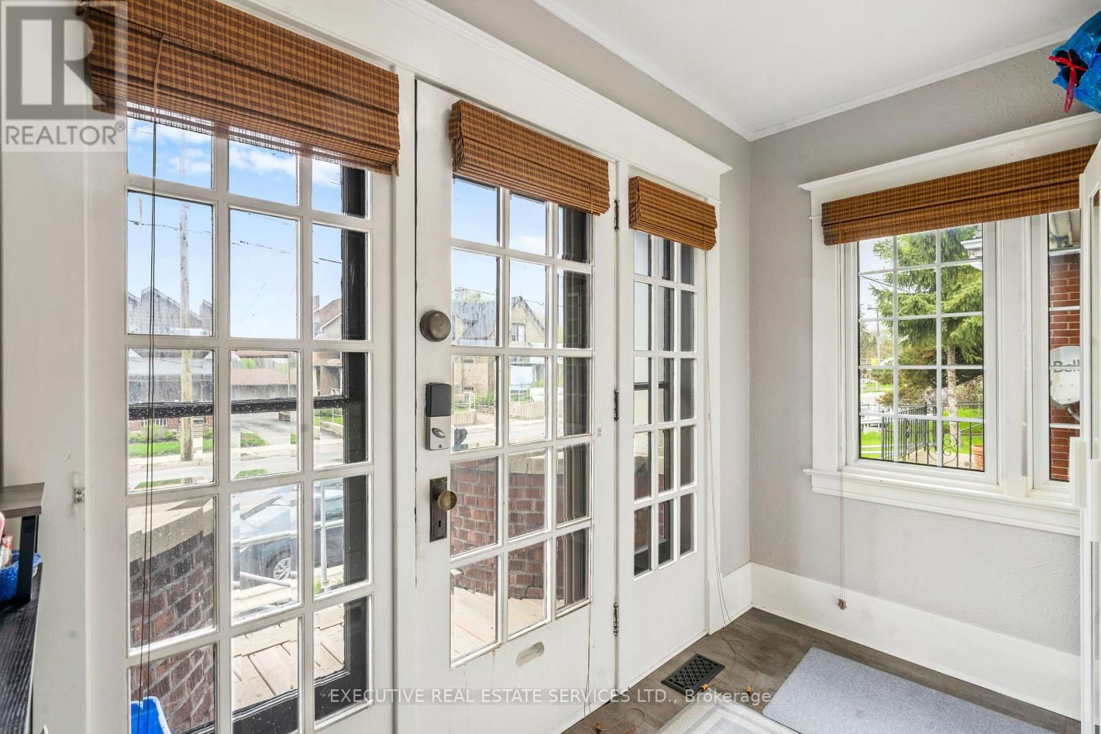 594 HIGHBURY AVENUE Image 3