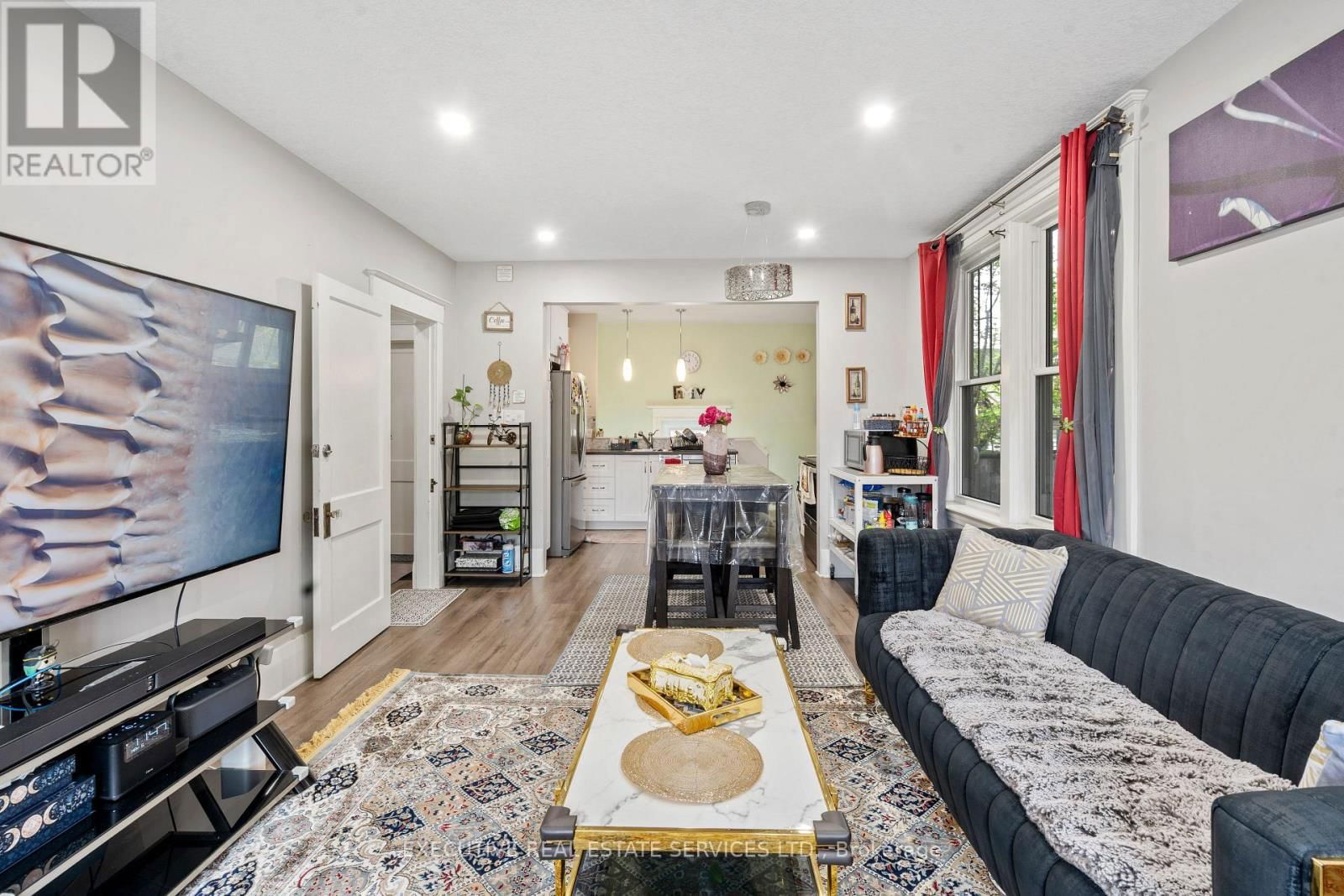 594 HIGHBURY AVENUE Image 8