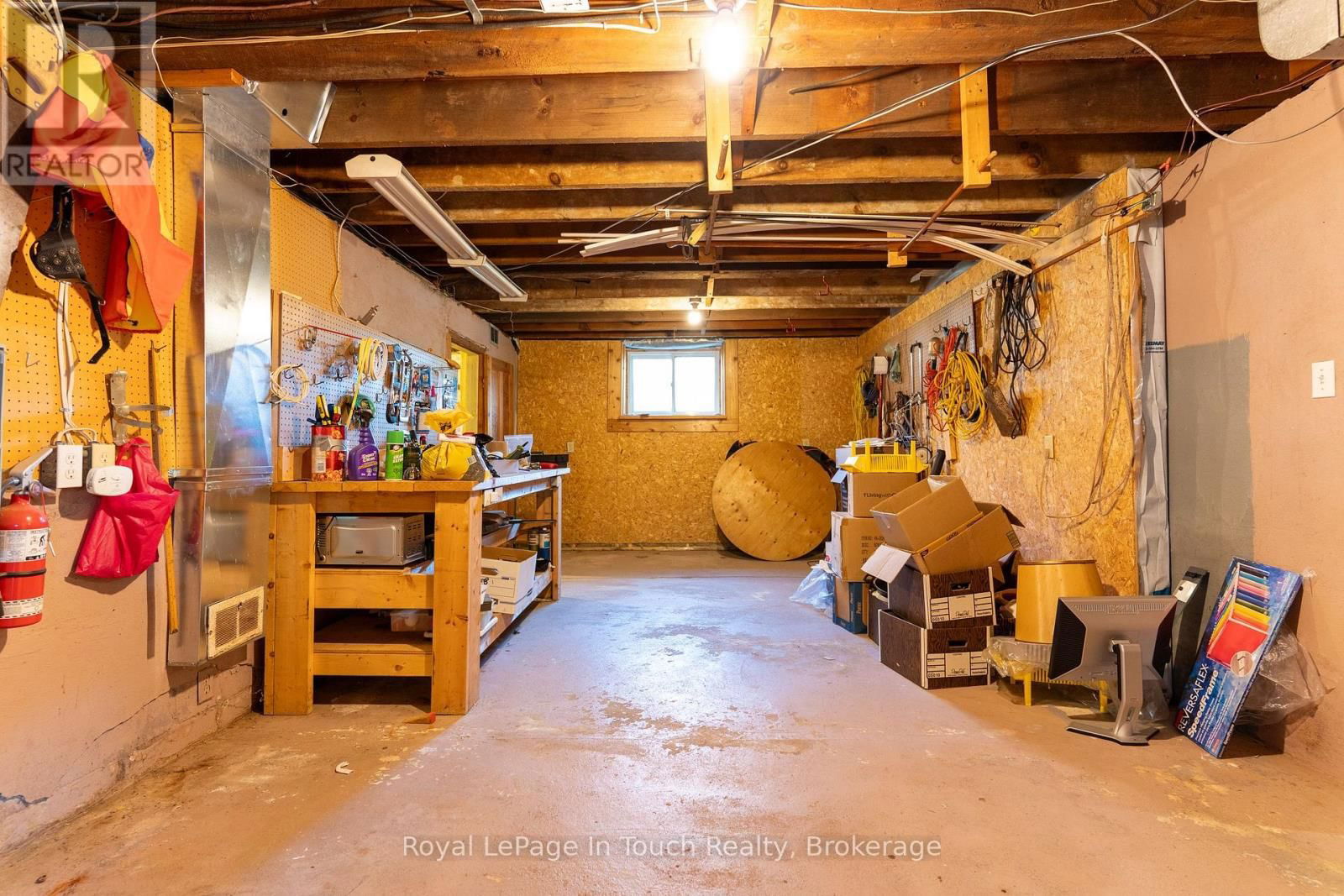 2596 HONEY HARBOUR ROAD Image 17