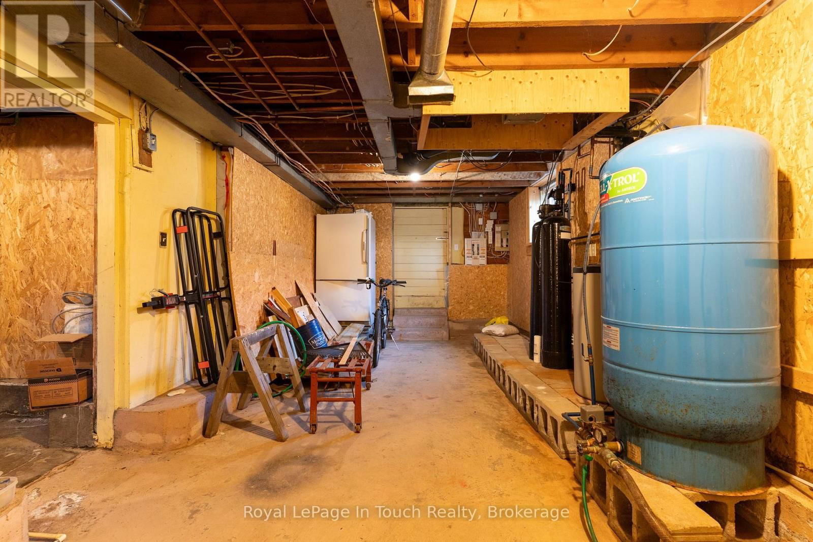 2596 HONEY HARBOUR ROAD Image 19