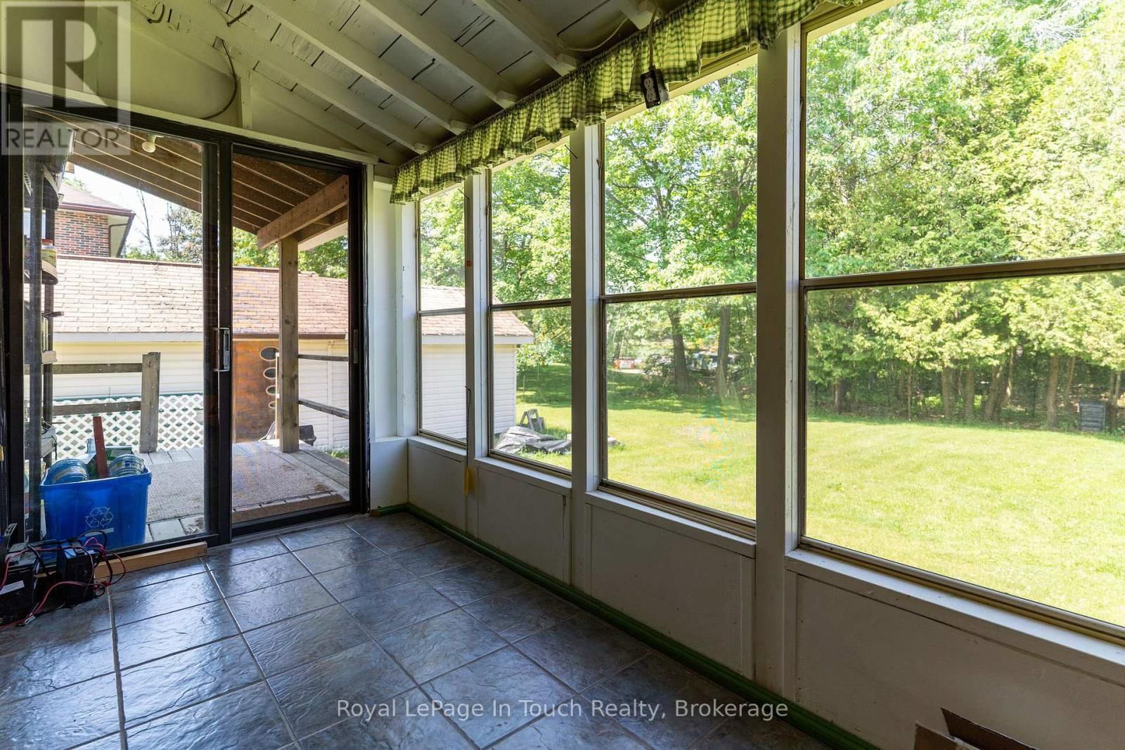 2596 HONEY HARBOUR ROAD Image 20