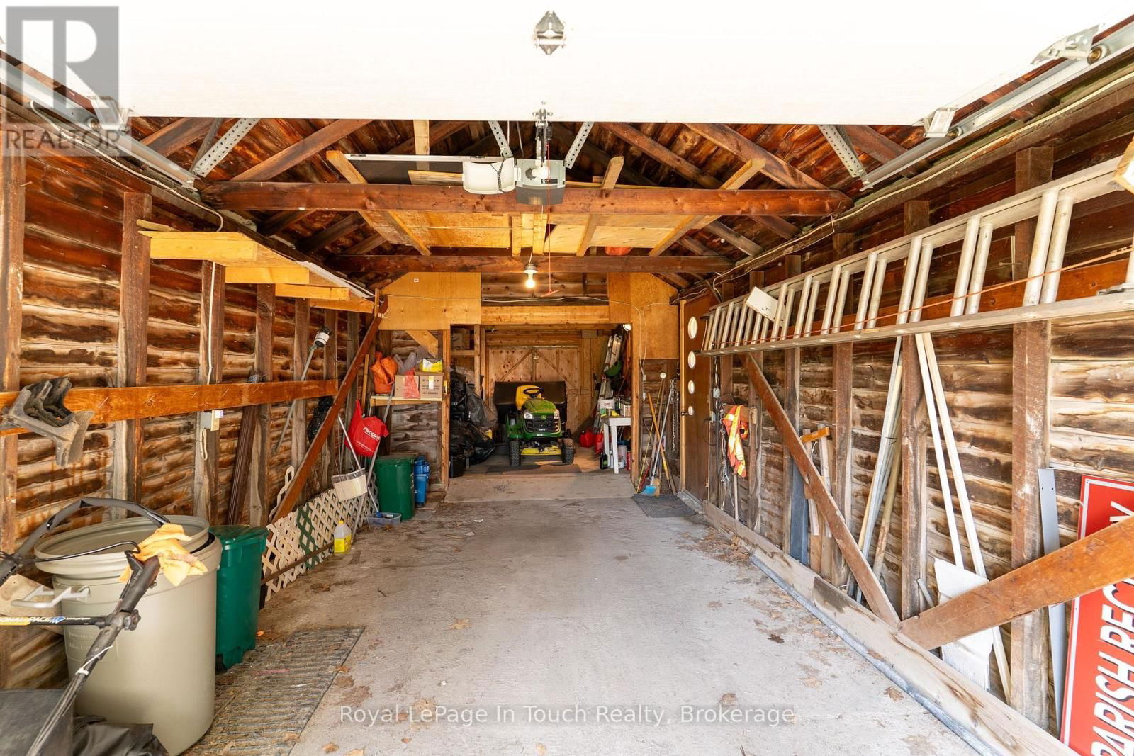2596 HONEY HARBOUR ROAD Image 22