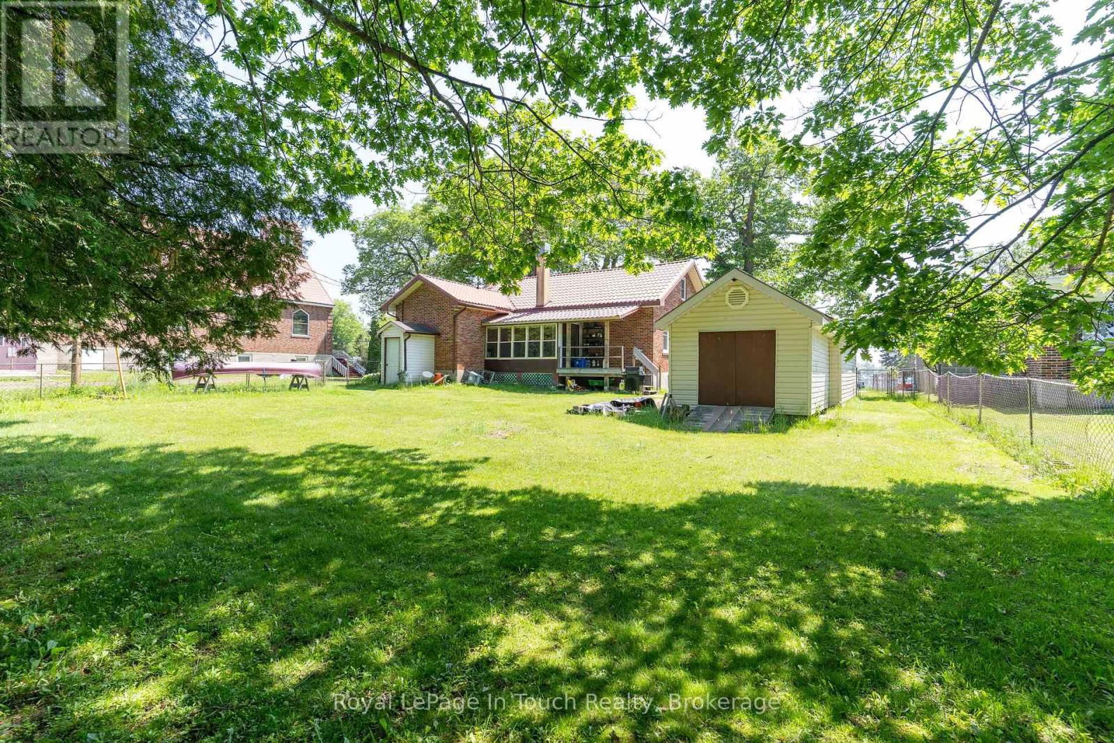 2596 HONEY HARBOUR ROAD Image 23