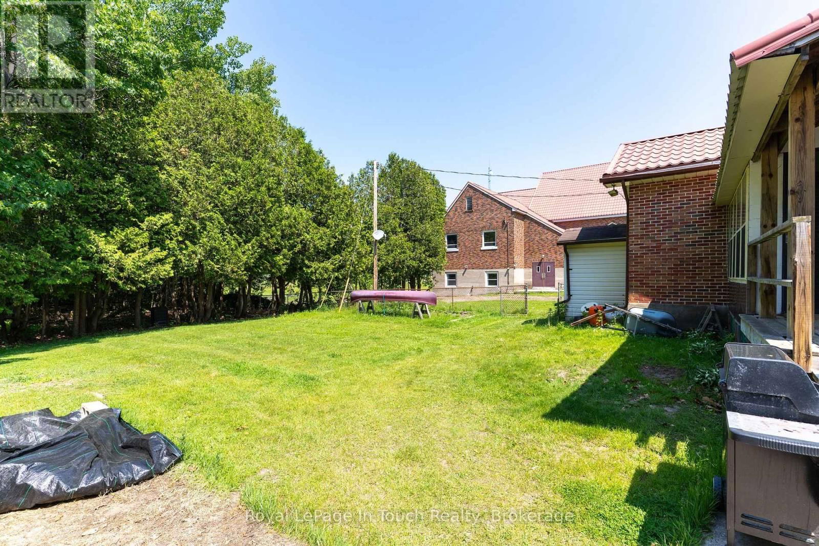 2596 HONEY HARBOUR ROAD Image 24