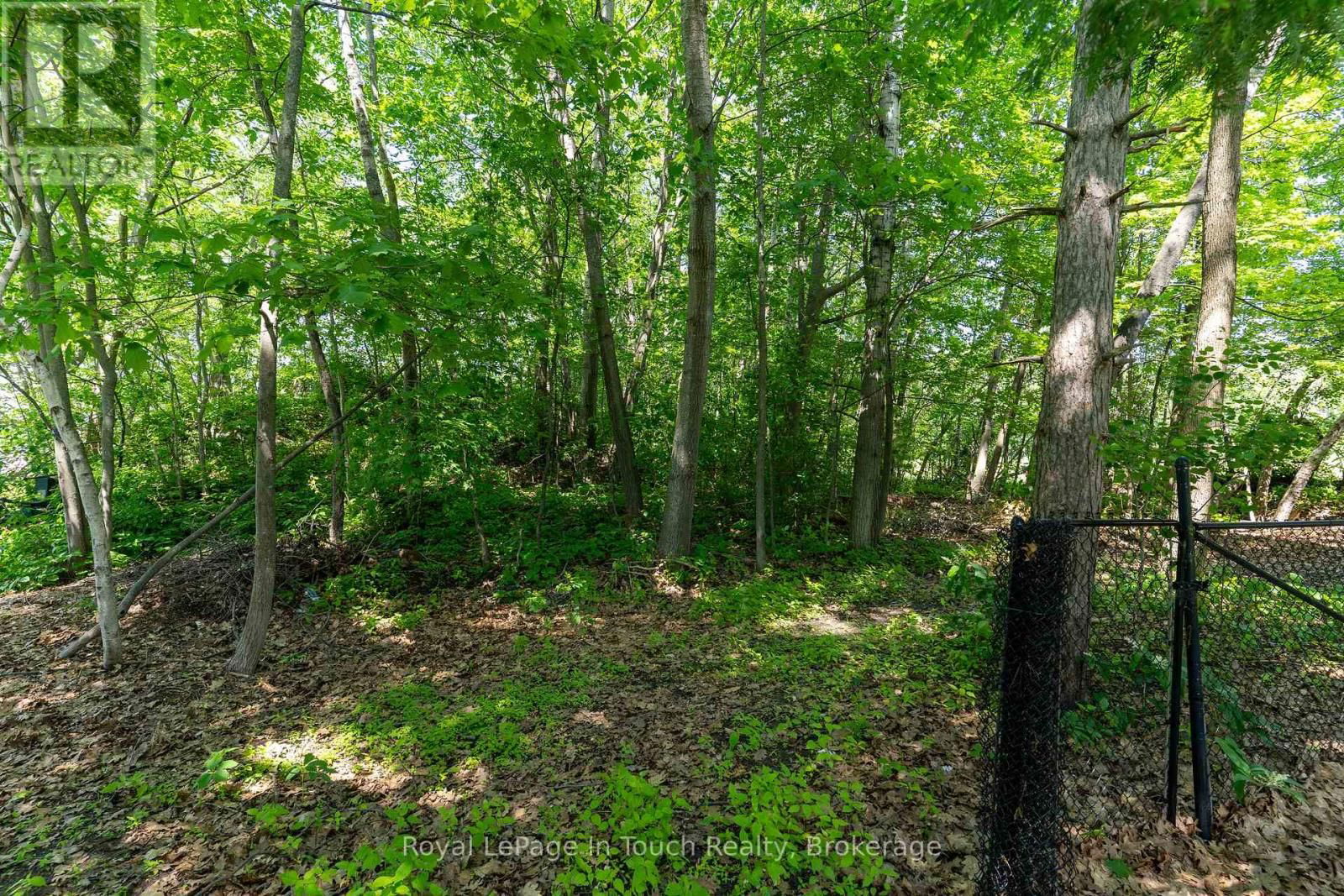 2596 HONEY HARBOUR ROAD Image 25