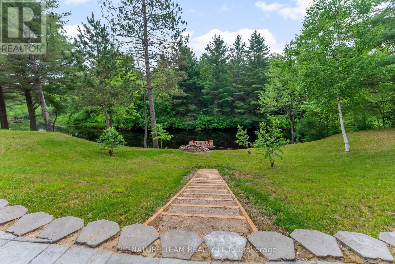 65b RECOSKIE LANE Image 36