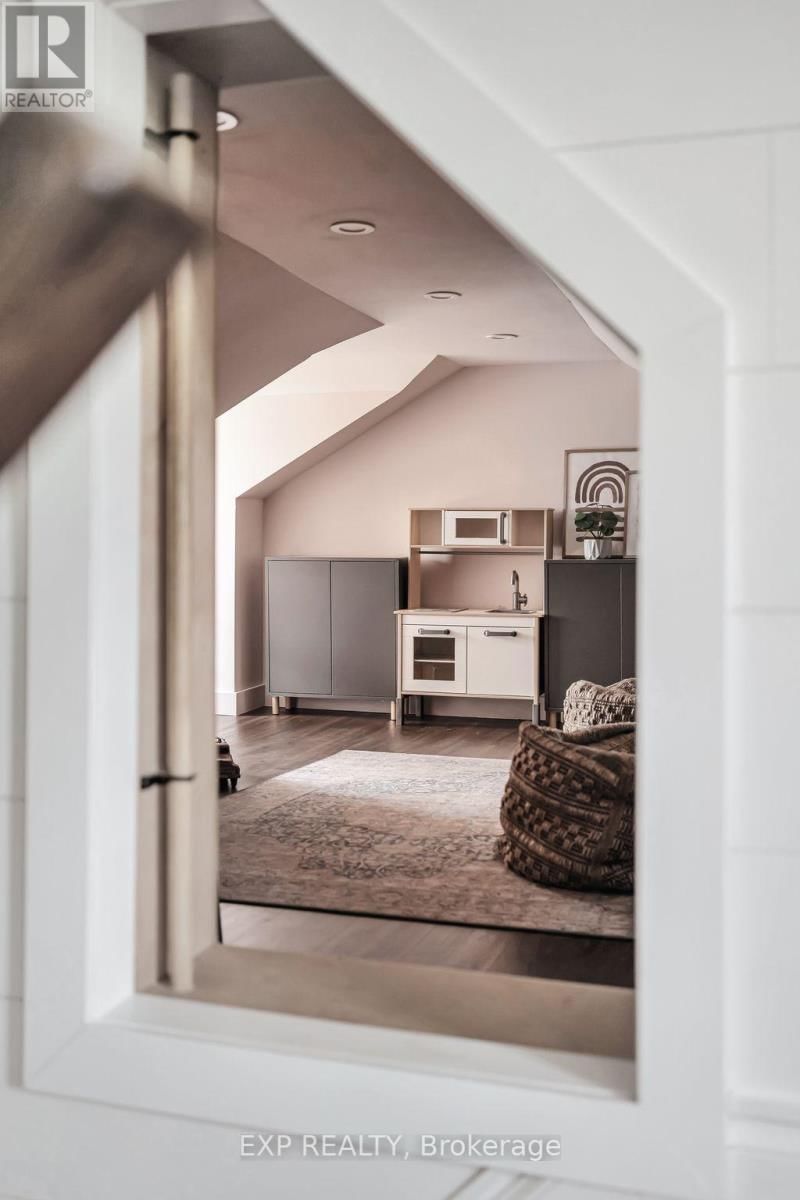985 MELVILLE ROAD Image 34
