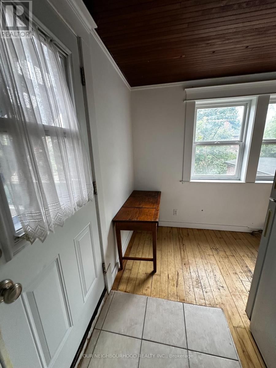 B - 320 BOSWELL AVENUE Image 8