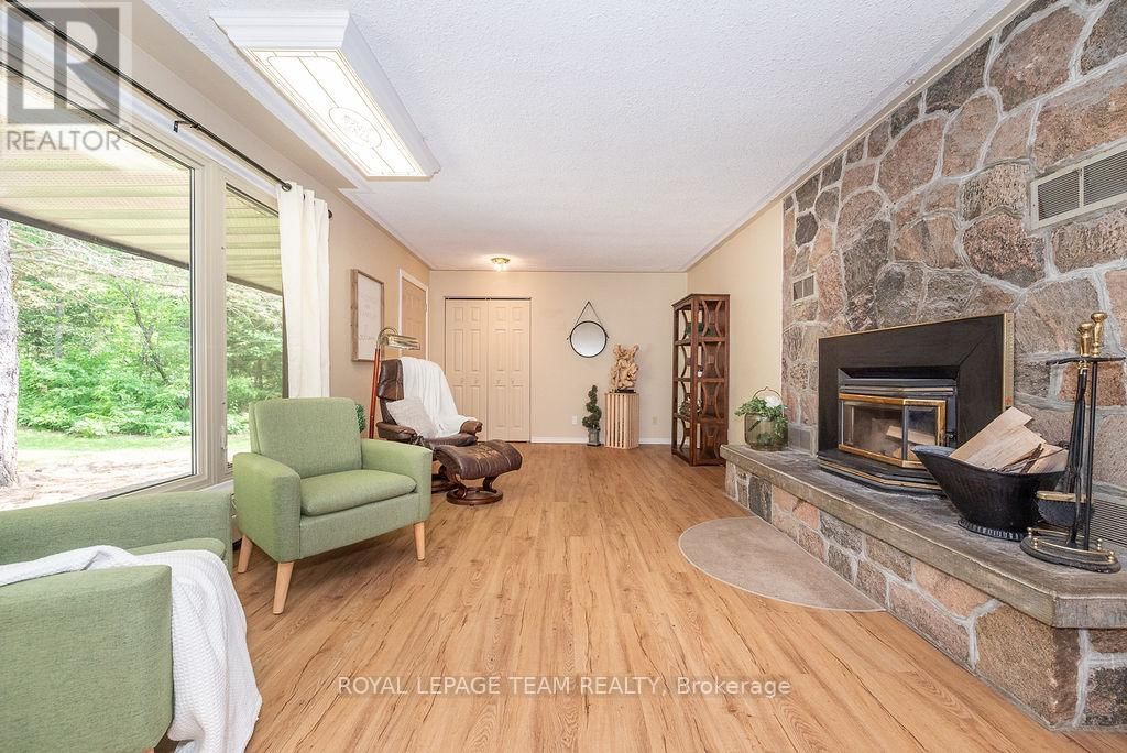 42165 COMBERMERE ROAD Image 12