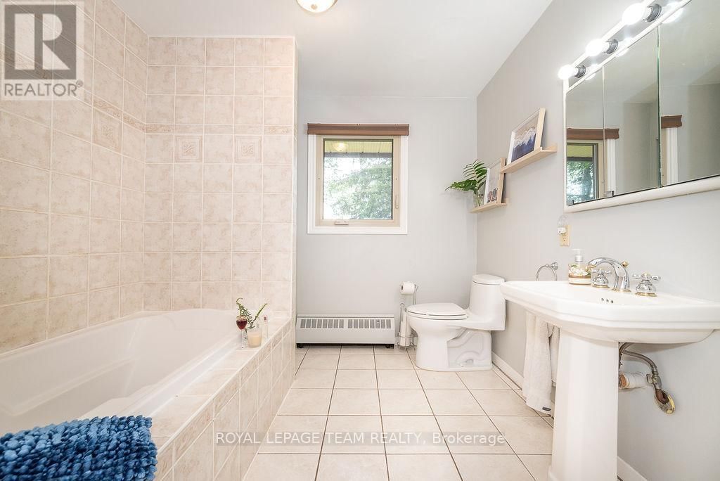 42165 COMBERMERE ROAD Image 29