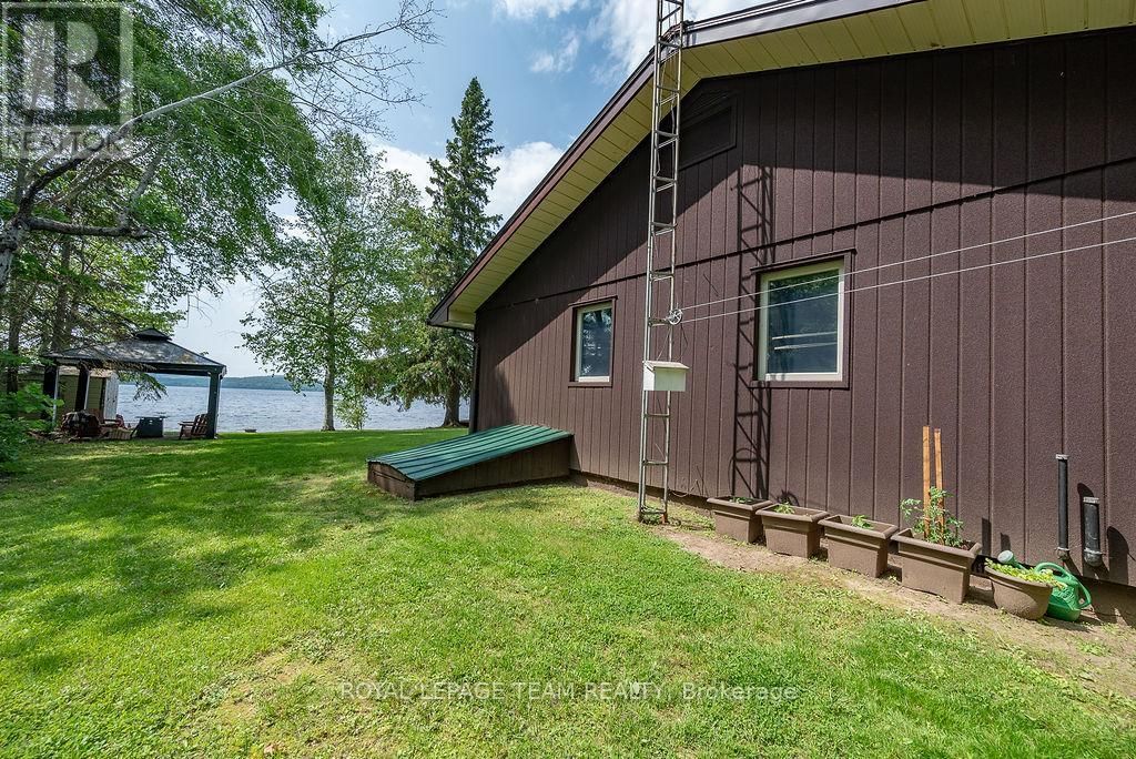 42165 COMBERMERE ROAD Image 38