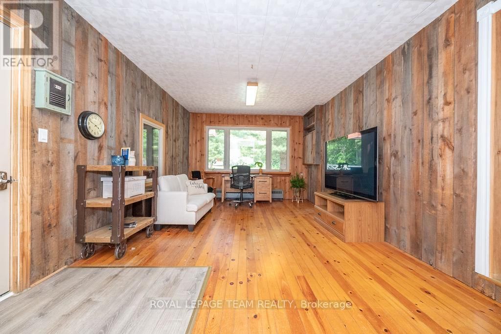 42165 COMBERMERE ROAD Image 6