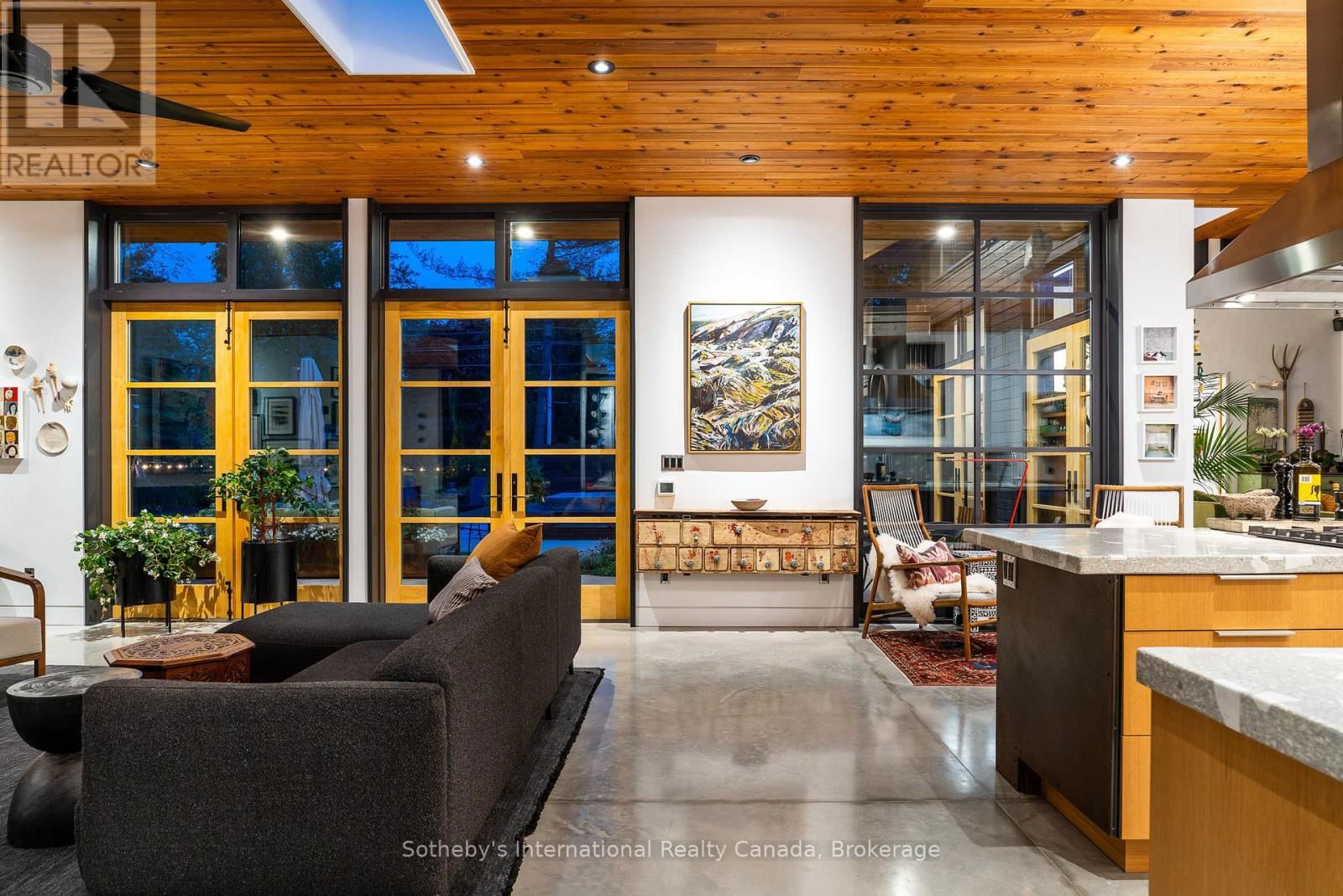 62 TUYLL STREET Image 10