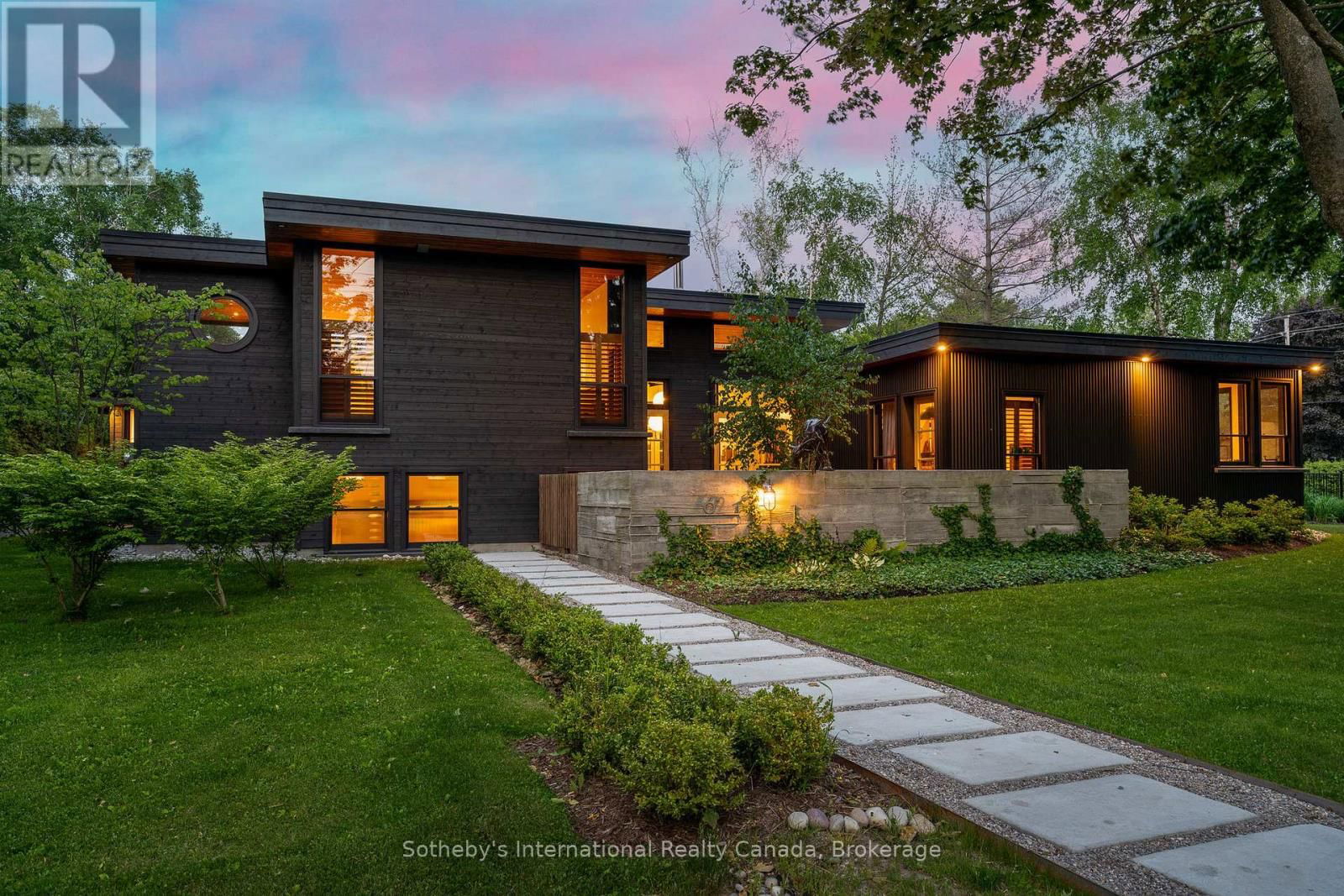 62 TUYLL STREET Image 47