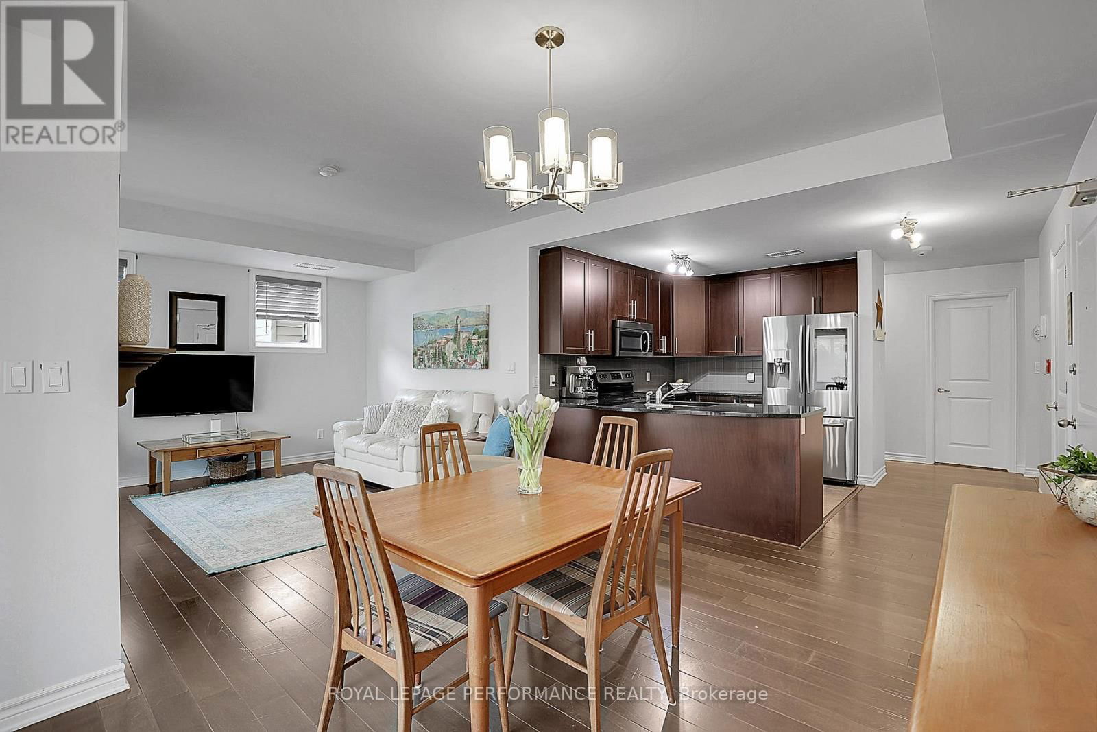 2 - 40 PRESTIGE CIRCLE Image 10