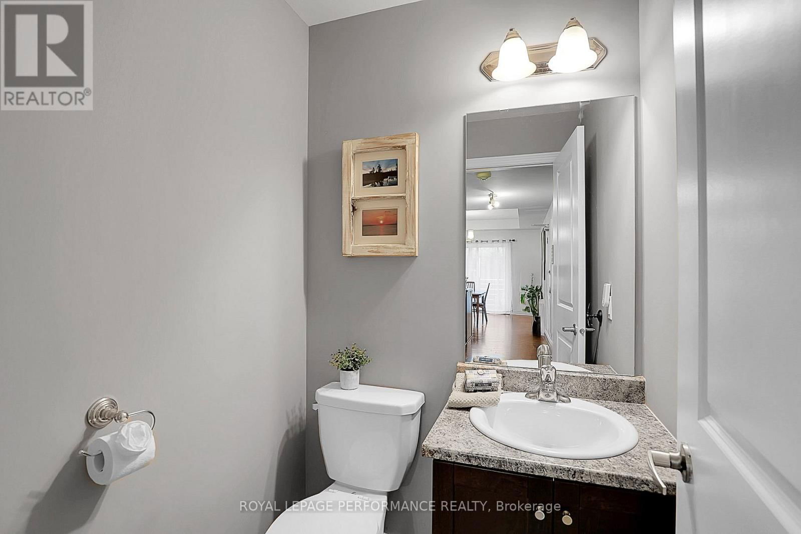 2 - 40 PRESTIGE CIRCLE Image 12