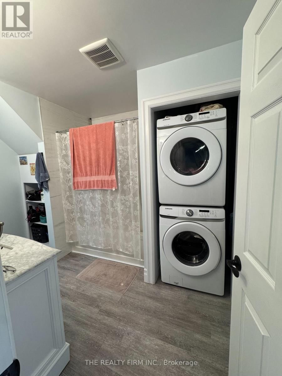UPPER - 515 BURBROOK PLACE Image 10
