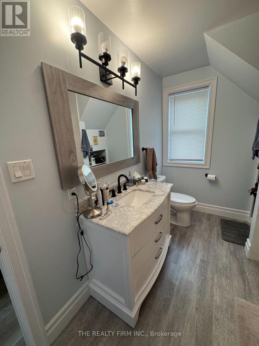 UPPER - 515 BURBROOK PLACE Image 11