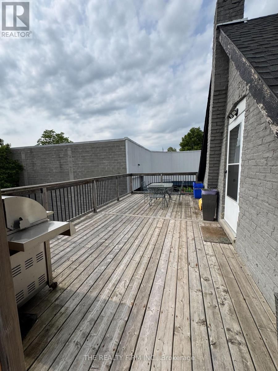 UPPER - 515 BURBROOK PLACE Image 16
