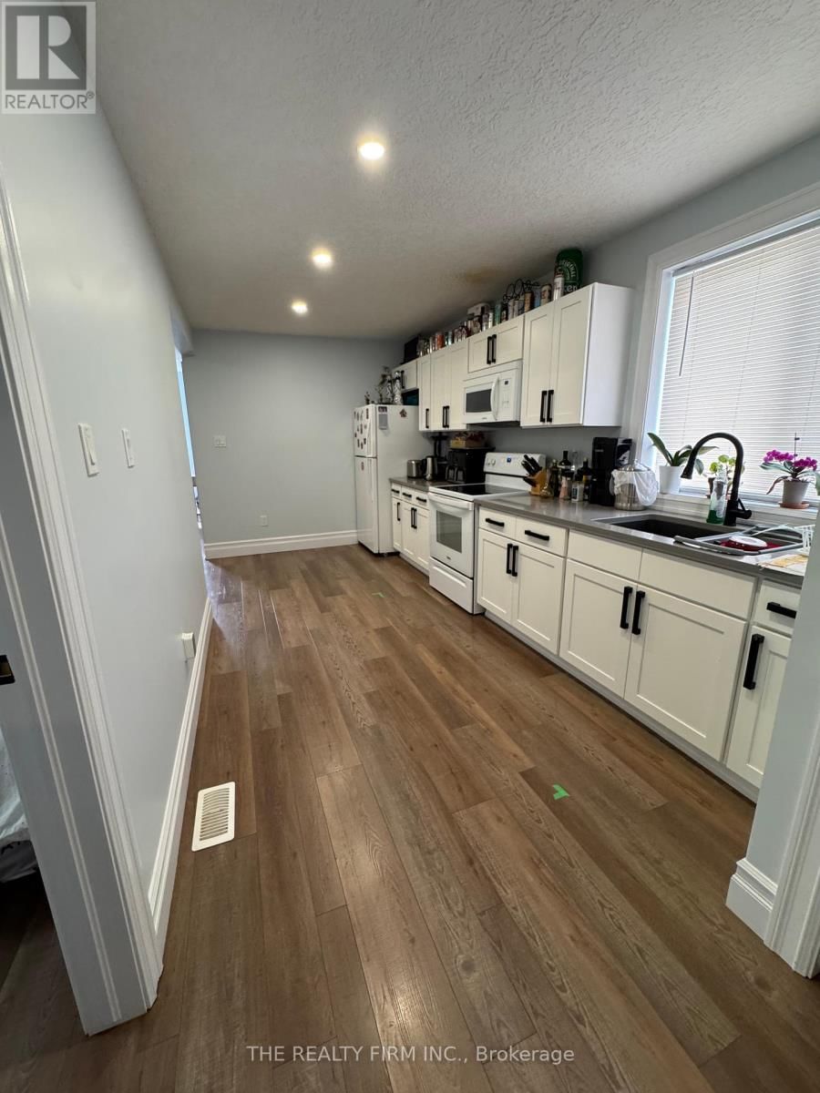 UPPER - 515 BURBROOK PLACE Image 4
