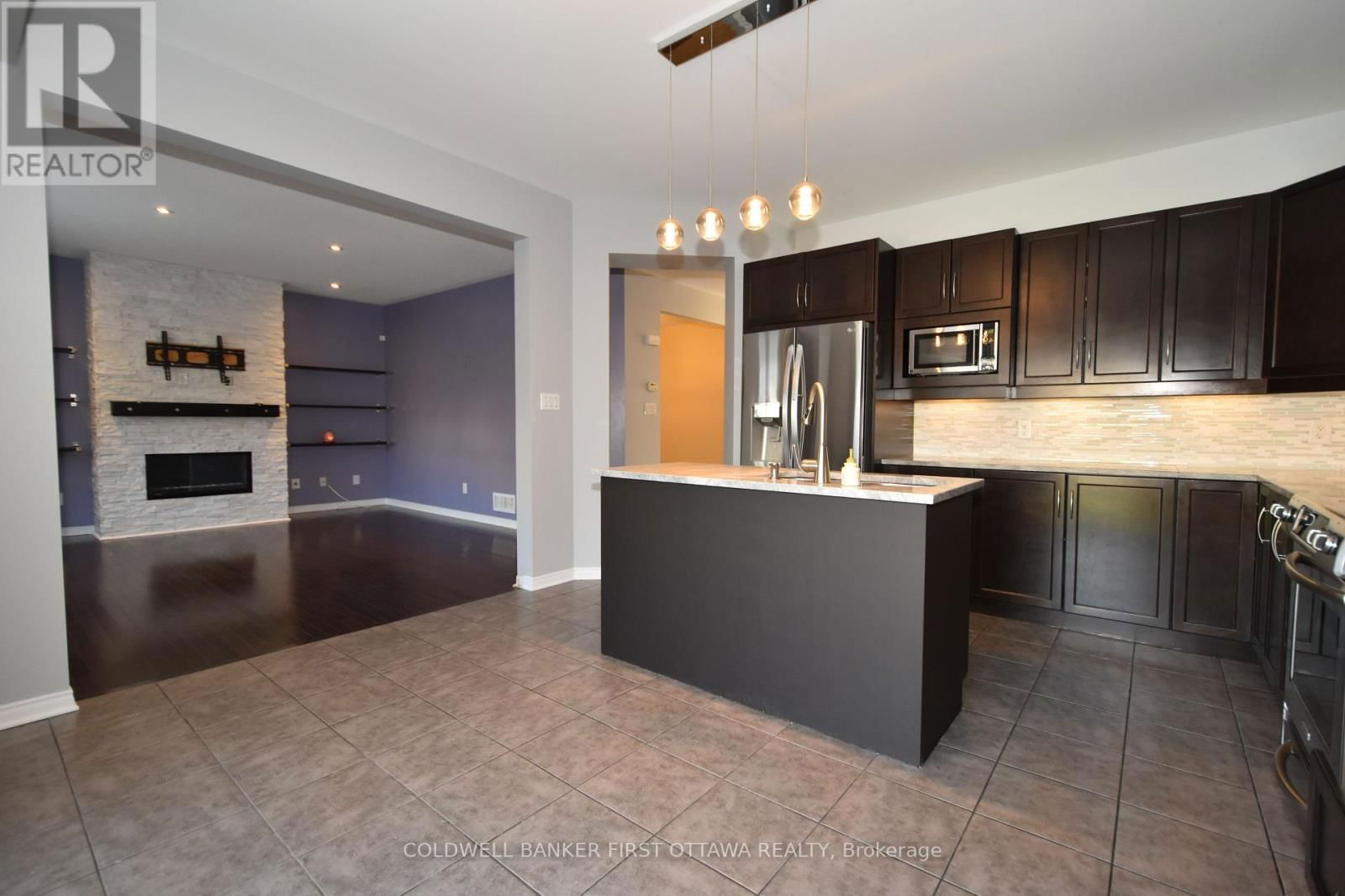 413 BLACKLEAF DRIVE Image 11